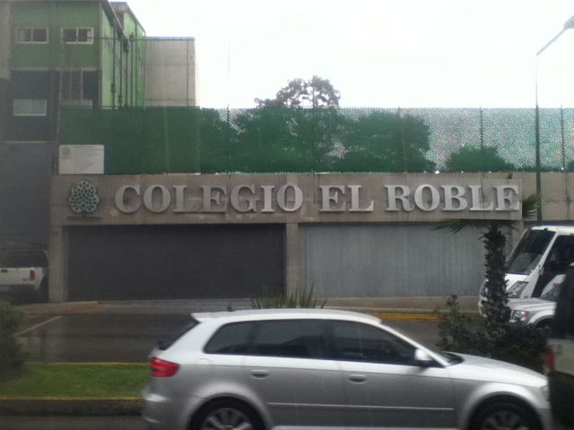 Colegio El Roble Letras 3d en aluminio cepillado plata